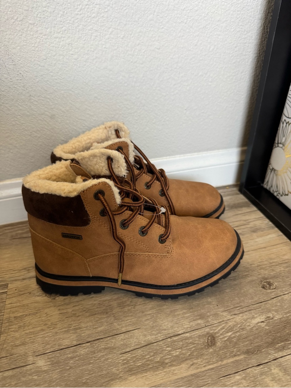 Nautica Cream Sherpa-Lined Shoe Interior with Black Label